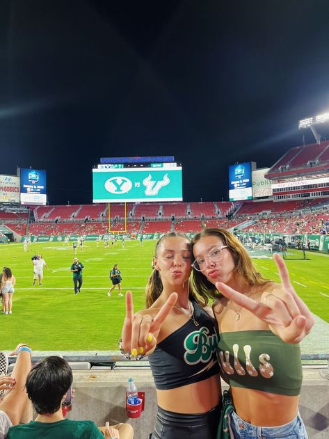 Football Game Instagram Pictures, Usf Game Day Outfit, College Game Day Aesthetic, University Of South Florida Aesthetic, College Gear Outfits, Florida College Aesthetic, Usf Aesthetic, University Of Florida Aesthetic, Tampa Florida Aesthetic