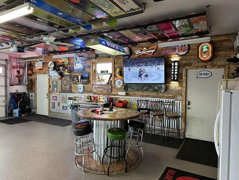 DIY Garage Bars, Man Caves & More | New to this rad group | Facebook Garage Makeover Man Cave, Garage Hang Out Space, Garage Hangout Ideas, Garage Bars, Man Cave Garage Workshop, Garage Lounge, Garage Hangout, Garage Inspiration, Truck Room