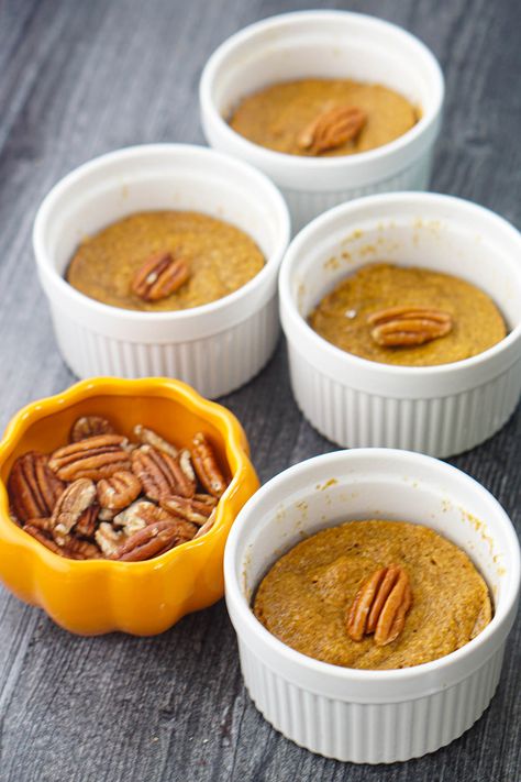 Healthy Microwave Breakfast, Microwave Baked Oatmeal, Easy Healthy Meal Plans, Pumpkin Spice Oatmeal, Spice Oatmeal, Low Calorie Recipes Easy, High Protein High Fiber, Baked Pumpkin Oatmeal, Healthy Meal Planning