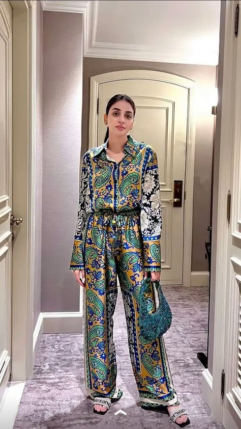 Anmol Baloch, Western Dresses For Girl, Co Ords Outfits, Dress Design Patterns, Everyday Fashion Outfits, Designer Lehenga, Woman Suit Fashion, Casual Day Outfits, Boutique Dress Designs