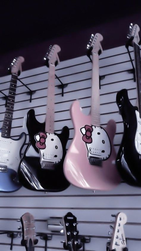 Musiccore Aesthetic, Hello Kitty Guitar, Images Hello Kitty, Electric Guitar Design, Hello Kitty Rooms, Kitty Clothes, Hello Kitty Images, Hello Kitty Clothes, Hello Kitty Aesthetic