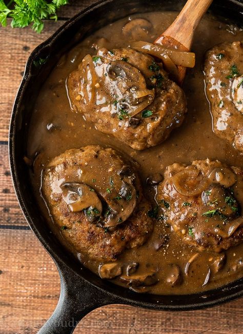 Creamy Beef Stroganoff Recipe, Turkey Salisbury Steak, Salisbury Steaks, Steak Sauce Recipes, Homemade Salisbury Steak, Easy Salisbury Steak, Salisbury Steak Recipe, Skillet Dinner Recipes, Salisbury Steak Recipes