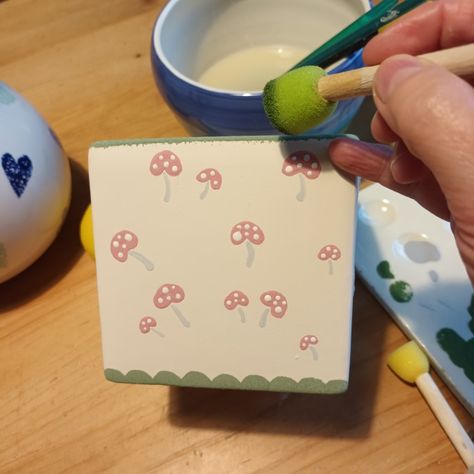 Cute tiny mushrooms, red and white spotted mushrooms, pottery painting (before firing), woodland Mushrooms Pottery, Diy Pottery Painting, Tiny Mushroom, Diy Pottery, Pottery Painting, Painting Ideas, Red And White, Stuffed Mushrooms, Red