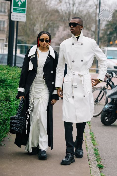 Paris Fashion Week Fall/Winter 2022 Street Style Is Full Of Top-Tier Inspo 2022 Street Style, Argyle Street, Pfw Street Style, Oversized Hat, Orange Hats, Grey Turtleneck, White Turtleneck, Black Socks, Argyle Sweater