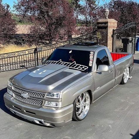 Cat Eye Silverado, Silverado 2000, Chevy Trucks Lowered, 4 Door Trucks, Custom Silverado, 2023 Ram 1500, 2004 Chevy Silverado, Single Cab Trucks, Chevy Trucks Silverado