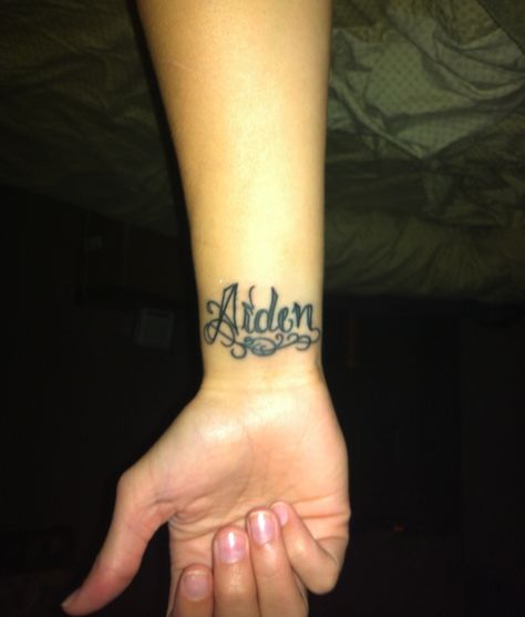 Wrist tattoo of my sons name. Wrist Tattoos Names, Wrist Tattoos With Names, Wrist Name Tattoos For Women, Wrist Name Tattoos, Name Tattoos On Wrist, Cool Wrist Tattoos, My Sons, Wrist Tattoo, Baby Tattoos