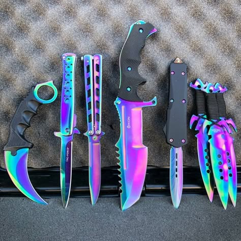 Knife Aesthetic, Tactical Kit, Big Girl Toys, Butterfly Knife, Knives Hunting, Pretty Knives, Tactical Gear Loadout, Cool Swords, Knife Collection