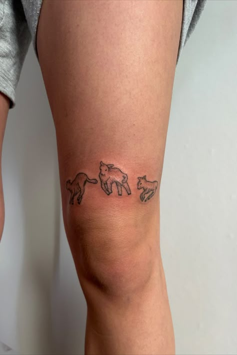 handpoke knee tattoo Above The Knee Tattoos, Above Knee Tattoos Women, Over The Knee Tattoo, Tattoo Above Knee, Above The Knee Tattoo, Above Knee Tattoo, Dot By Dot, Knee Tattoos, Aztec Tattoo Designs