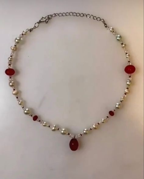 Red And Pearl Jewelry, Red Black And White Beaded Necklace, Diy Red Necklace, Gothic Pearl Necklace, Pearl Blood Necklace, Red Bead Necklace, Red Necklace Aesthetic, Mars Aesthetic, Blood Necklace