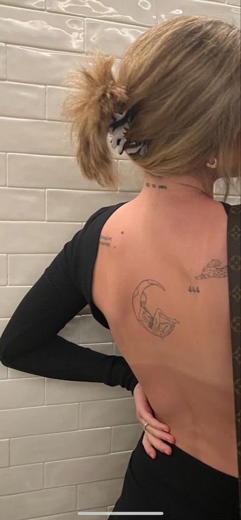 Patchwork Feminine Tattoos, Back Scattered Tattoos, Back Tat Placement, Patchwork Tattoo Placements, Feminine Tattoo Placement Back, Fine Line Patchwork Back Tattoo, Woman Small Back Tattoo, Back Collage Tattoo, Patchwork Aesthetic Tattoo