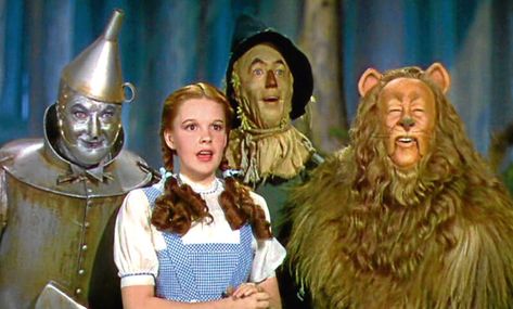 Oz Aesthetic, Oz Characters, Ray Bolger, Wizard Of Oz Characters, Wizard Of Oz Movie, Hulk Character, Wizard Of Oz 1939, Oz Movie, Circus Characters