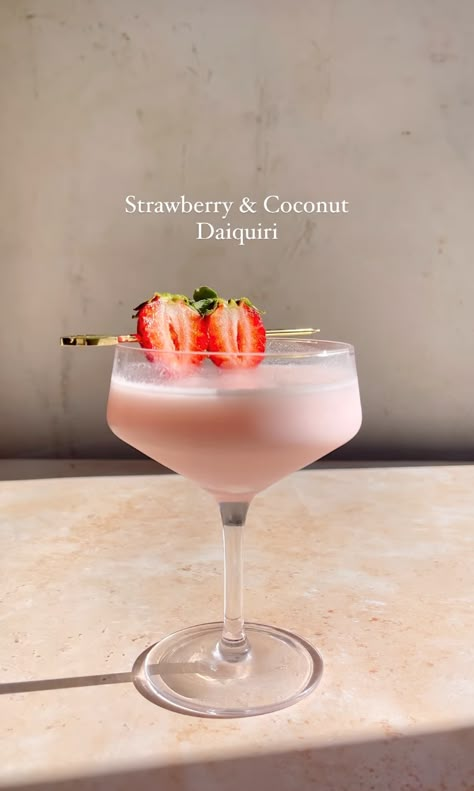 Strawberry & Coconut Daiquiri — Join Jules Coconut Milk Cocktail, Coconut Daiquiri, Strawberry Cocktail Recipe, Coconut Rum Drinks, Coconut Milk Drink, Valentine Drinks, Strawberry Cocktails, Daiquiri Recipe, Recipe For Summer