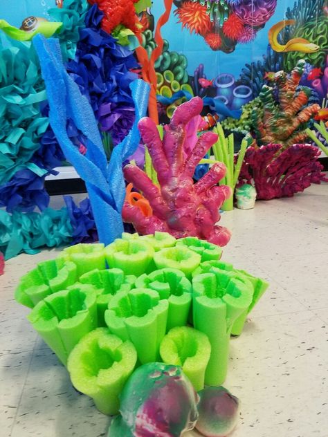 Pool noodles and spray insulation foam coral Diy Coral Reef, Diy Coral, Under The Sea Decorations, Underwater Theme, Ocean Party, Sea Decor, Under The Sea Theme, Parade Float, Pool Noodles