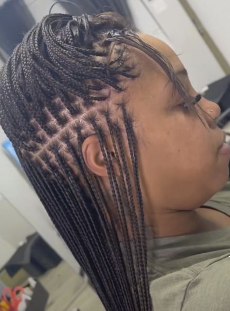 Xs Small Knotless Braids, Extra Small Knotless Box Braids Blonde, Parting For Small Knotless Braids, Xs Box Braids, Tiny Knotless Braids, Medium Knotless Braids Map, Small Box Braid Parting Guide, Micro Knotless Braids, Medium Knotless Braids Triangle Parts