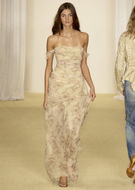 𝐄𝐛𝐨𝐧𝐢🤍🏠 on Twitter: "Ralph Lauren S/S 2003… " Ralph Lauren 2003, Ralph Lauren Runway, Outfits Dress, Looks Style, Mode Inspiration, Looks Vintage, Fancy Dresses, A Dress, Fashion Week Spring