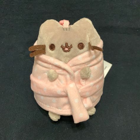 Brand New Without Tags. Displayed Never Played With. I Am Downsizing My Pusheen Collection. Comes From A Smoke Free Home. Kept Clean In Storage. Please Leave A Comment If You Have Any Questions. Pusheen Plushies, Pusheen Collection, Pink Pusheen, Pusheen Birthday, Sanrio Plushies, Pusheen Plush, Pusheen Cute, Pusheen Cat, Christmas Gift List