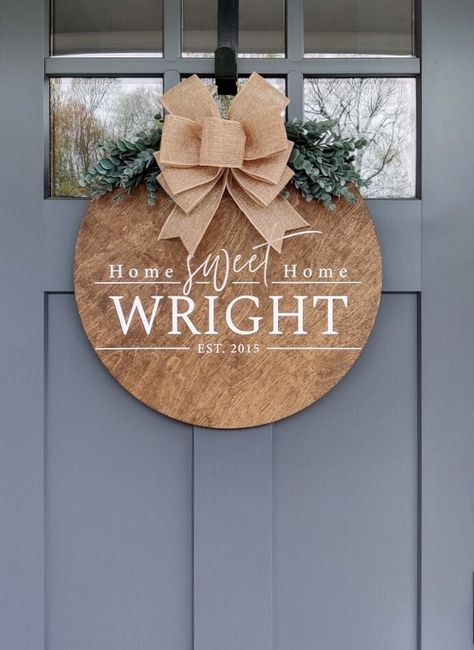 Name Wood Wreath, Personalized Wooden Door Hangers, Welcome Home Sign Front Door, Name Wreaths For Front Door, Welcome Sign Front Door With Last Name, Cricut Last Name Signs, Family Door Signs Wooden, Personalized Wreaths For Front Door, Family Name Door Hanger