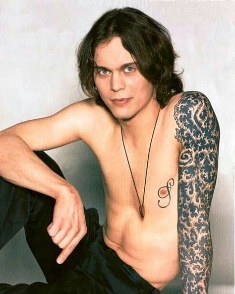 😍😍😍 a good way to start the day lol - 06.06.18 - #him #ville #heartagram #villevalo #love #metal #loml #sexy #wednesday #tattoos Him Tattoo, Him Ville Valo, 31 December, Ville Valo, Century Clothing, Him Band, Concert Posters, Musician, Villa