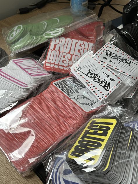 Clothing Brand Stickers, Streetwear Packaging, Brand Merchandise Ideas, Clothing Brand Packaging, Clothing Brand Aesthetic, Branded Stickers, Branding Stickers, Apparel Design Inspiration, Identity Design Inspiration