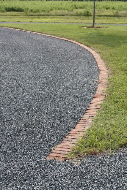 driveway edging by Landscape Library, via Flickr Driveway Edging Ideas Curb Appeal, Ranch Driveway, Cottage Driveway, Gravel Driveway Edging, Gravel Driveway Landscaping, Property Entrance, Southwest Landscaping, Drive Ways, Driveway Border