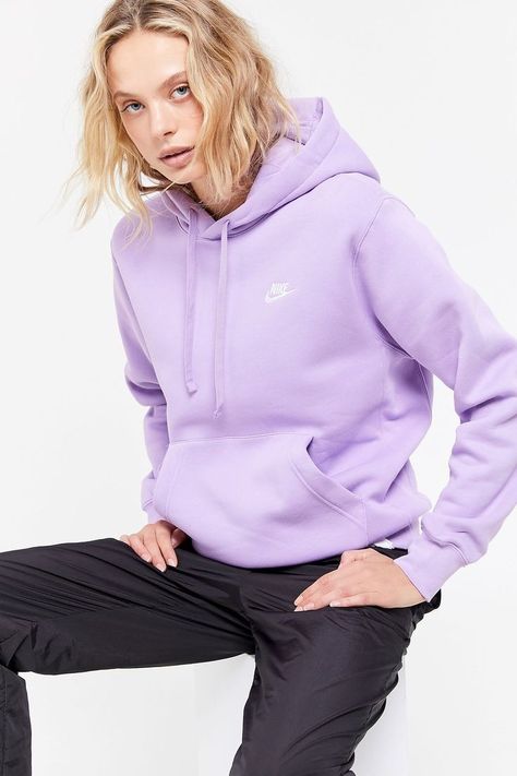 Nike Hoodie Outfit, Nike Sweatshirts Hoodie, Tokyo Street Fashion, Stylish Hoodies, Volleyball Outfits, Nike Sweatshirts, Cute Comfy Outfits, Hoodie Outfit, Nike Swoosh