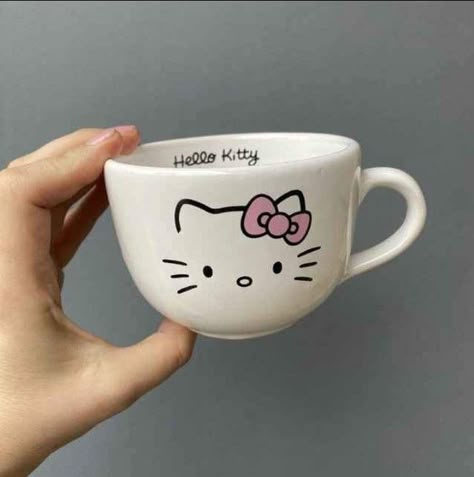 Moomin Mug Aesthetic, Hello Kitty Ceramic Ideas, Hello Kitty Pottery Painting, Mug Painting Ideas For Boyfriend, Hello Kitty Pottery, Ceramic Mug Painting Ideas, Cup Painting Ideas, Pottery Painting Ideas Easy, Moomin Mugs