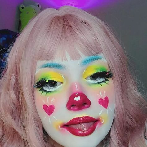 Pride Clown Makeup, Maquillaje De Payaso Mujer, Clown Core Makeup, Clowncore Makeup, Clowncore Aesthetic, Cute Clown Makeup, Clown Core, Makeup Stencils, Makeup Drawing