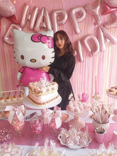 Teenage Hello Kitty Party, Hello Kitty 16th Birthday Party Ideas, Hello Kitty 30th Birthday, Hello Kitty Teen Party, Hello Kitty Sweet 16 Party, Hello Kitty Adult Party, Sanrio Party Decorations, Hello Kitty Decorations Birthday, Hello Kitty Sweet 16