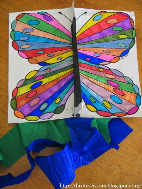 Thrifty Scissors: Craft your very own butterfly kite! Easy Kite Craft, Kite Craft, Butterfly Kite, Diy Kite, Kites Craft, Kites For Kids, Kids Homemade, Paper Streamers, Craft Ideas For Kids