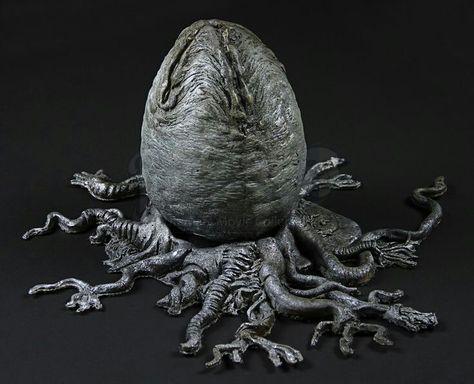 Xenomorph Egg Xenomorph Egg, Alien Parasite, Hr Giger Alien, Alien Egg, Alien Poster, Giger Alien, Giger Art, Alien Face, Life Size Statues