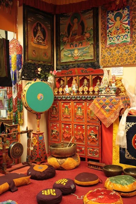 Shrine Room, Boho Hippie Fashion, Tibet Art, Tibetan Buddha, Wellness Shop, Buddhist Shrine, Buddhist Altar, Wellness Centre, Hippie Fashion