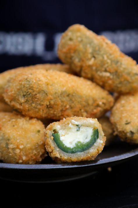 Cream Cheese Jalapeno Poppers, Food For Parties, Southern Fried Pork Chops, Jalapeno Popper Recipes, Poppers Recipe, Popular Appetizers, Jalapeno Recipes, One Friend, Delish Recipes