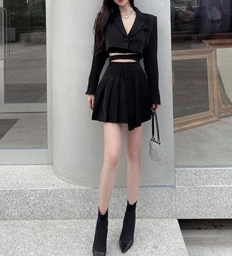 Cute Skirt Outfits, Women's Outfits, Korean Fashion Dress, Korean Girl Fashion, Ulzzang Fashion, Stylish Clothes For Women, Swaggy Outfits, Looks Chic, Kpop Fashion Outfits