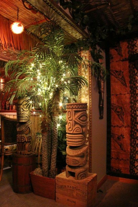 Tropical Bar Design, Fairy Restaurant, Tiki Aesthetic, Tiki Decorations, Cuba Style, Tikki Bar, Tiki Garden, Tiki Theme, Home Tiki Bar