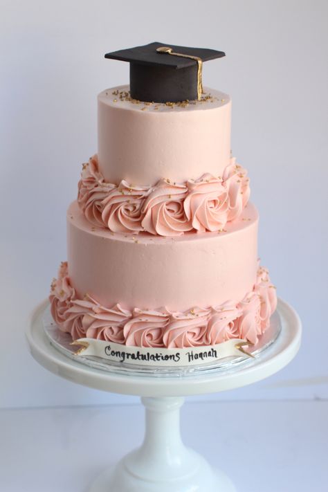 Grad Cakes Ideas, College Grad Cake Ideas, Graduation Pink Cake, Pink And White Graduation Cake, Pink Graduation Cake Ideas, Highschool Graduation Cake, Graduation Cakes Pink, Graduation Cake Designs High Schools, Pink And White Graduation Party