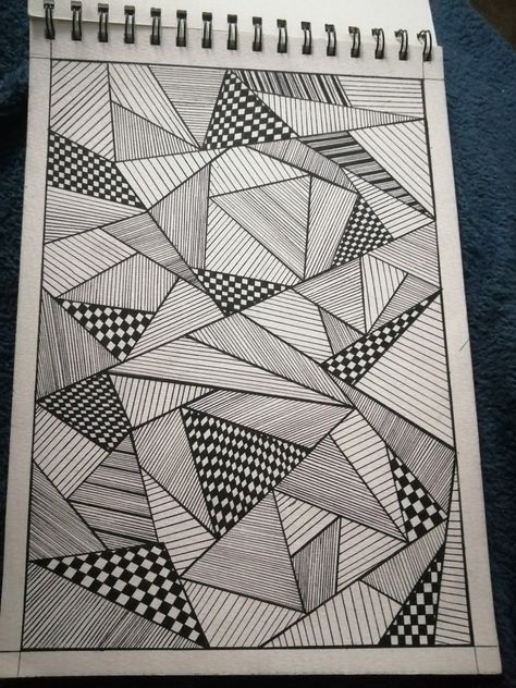 Confusing, abstract Abstract Art Triangles, Drawings With Lines Patterns, Line Patterns Geometric Simple, Geometric Patterns Drawing, Zantangle Art, Easy Mandala Drawing, Mandala Art Therapy, Pen Art Drawings, Geometric Pattern Art