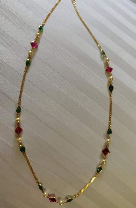 10 Grams Gold Chain Design, Pearl Chain Designs In Gold, 10grams Gold Necklace Designs, 10 Grams Gold Necklace Indian, Ruby Jewelry Necklaces, Gold Pearl Jewelry, Gold Jewelry Outfits, Black Beads Mangalsutra Design, Modern Gold Jewelry