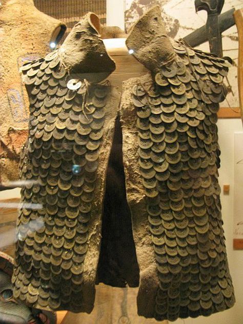 Native american (Sitka Alaska) Tlingit leather war dress plated with Chinese coins. The Tlingit received Chinese coins in trade from Boston sea merchants in exchange for sea otter pelts. Armor Inspiration, Armor Reference, Lamellar Armor, Scale Armor, American Stuff, Ring Armor, Sitka Alaska, Native Culture, Shanghai Tang