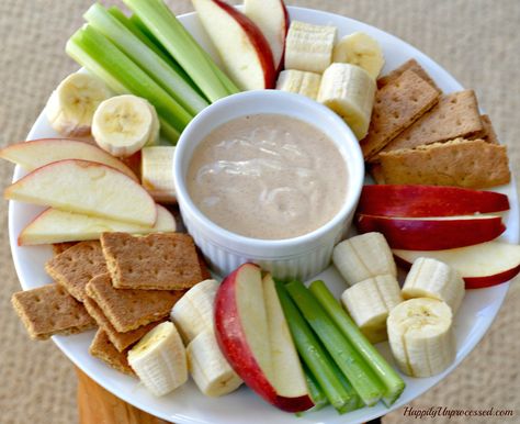 PEANUT BUTTER YOGURT DIP 5 simple ingredients can turn an ordinary apple and fruit into something spectacular!  My kids LOVE this and I LOVE giving it to them.  So healthy - all natural.  #healthy #dip #glutenfree #snack Amazing Dips, Peanut Butter Yogurt Dip, Breakfast Chicken, Sauces And Dressings, Snacks Dinner, Yogurt Melts, Healthy Dip, Peanut Butter Yogurt, Dessert Snacks