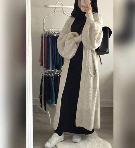 Muslimah Fashion Casual, Rok Outfit, Hijabista Fashion, Estilo Hijab, Modern Hijab, Modern Hijab Fashion, Modest Fashion Hijab, Muslim Outfits Casual, Muslim Fashion Hijab Outfits