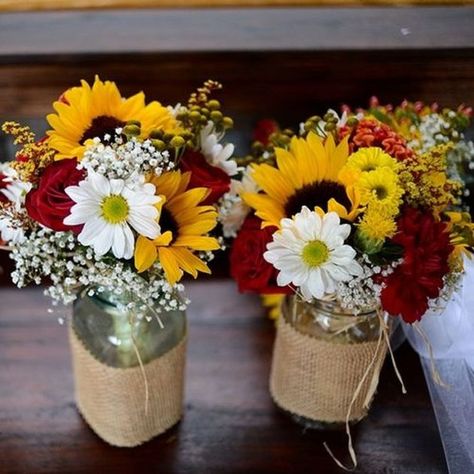 15 Totally Easy DIY Fall Flower Arrangements Sunflower And Rose Wedding Arch, Flower Simple, Sunflowers And Roses, Sunflower Themed Wedding, Fall Flower Arrangements, Fall Floral Arrangements, Diy Arrangements, Autumn Decoration, Fall Bridal Shower