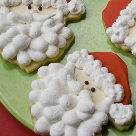 Christmas Cookies Decorated Buttercream, Icing Decorating Tips, Santa Face Cookies, Classy Cookies, Rolled Cookies, Face Cookies, Buttercream Cookies, Piping Buttercream, Frosted Cookies