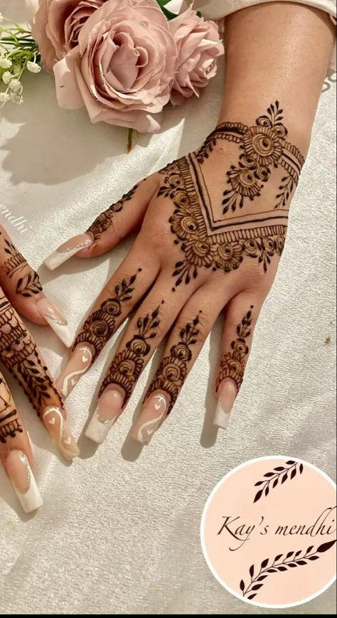 Pretty Henna, Lip Art Makeup, Unique Mehndi, Pretty Henna Designs, Unique Mehndi Designs, Handbag Essentials, Art Makeup, Bridal Henna, Lip Art