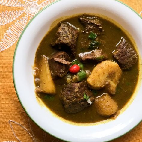 Guyanese Food, Green Seasoning, Curry Beef, Caribbean Foods, Beef Curry Recipe, Guyanese Recipes, Trini Food, Indian Cookbook, Jamaican Dishes