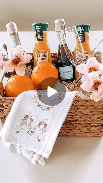 Ashley Alonzo on Instagram: "Simple Mom-osa gift basket. 💕  . Mom tea towel was from Target last year. 🥂 . . #easydiygifts #momosa #" Mini Mimosa Gifts, Mimosa Basket Card, Mimosa Mini Gift, Mimosa Gift Basket Diy Cute Ideas, Mimosa Basket Gift Ideas, Mimosa Gift, Mimosa Gift Basket, Gift Basket Mom, Easy Diy Gifts