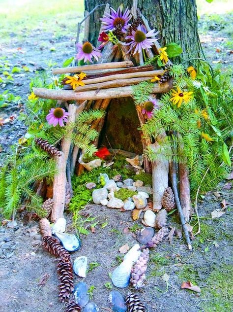 Forest School Activities, Fairy Garden Designs, Fairy Garden Crafts, Faeries Gardens, Deco Nature, Fairy Garden Houses, Backyard Play, Outdoor Learning, Nature Play