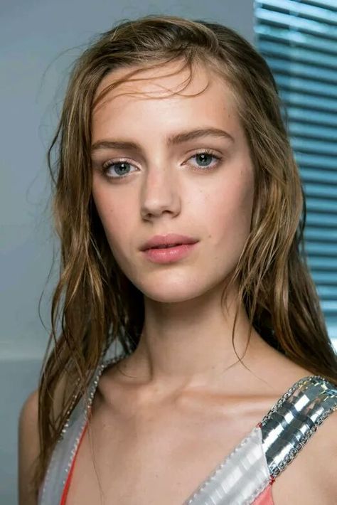 Esther Heesch Esther Heesch, Portraits Female, Face Girl, Photography Inspiration Portrait, Female Protagonist, Female Face, Reference Photos, Fashion Model, Female Portrait