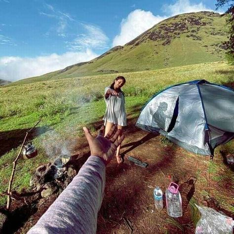 Camping Ideas For Couples, Romantic Camping, Camping Inspiration, Camping Set Up, Camping Aesthetic, Fall Camping, Adventure Aesthetic, Flight Crew, My Kind Of Love