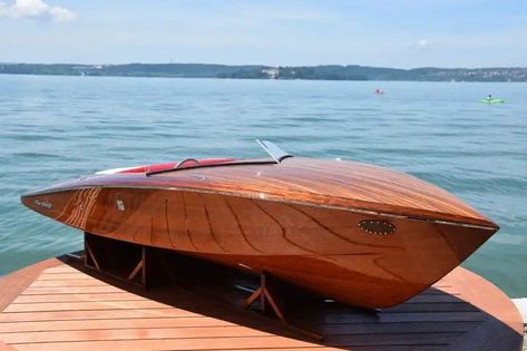 Wooden Speed Boats, Mahogany Boat, Riva Boat, Chris Craft Boats, Classic Wooden Boats, Wooden Boat Building, Wooden Boat Plans, Vintage Boats, Cool Boats