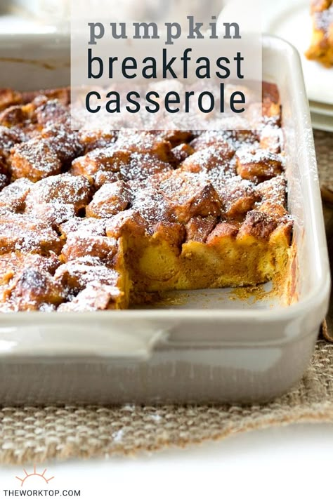 Easy Pumpkin Breakfast Casserole || This easy brunch recipe is perfect for feeding a large crowd. Enjoy this pumpkin brunch on a weekend morning. Recipe on www.theworktop.com || #pumpkin #breakfastcasserole #brunchrecipe #pumpkinbreakfast #easycasserole Pumpkin Breakfast Casserole, Pumpkin Brunch, Retreat Food, Pumpkin Breakfast Recipes, Recipes For A Crowd, Cook Breakfast, Thanksgiving Brunch, Thanksgiving Breakfast, Pumpkin Breakfast